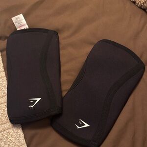 Gymshark Black Knee Sleeves